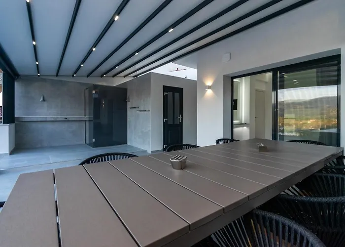 Sithoniars Luxury 2nd Floor Roofgarden With Unique Seaview